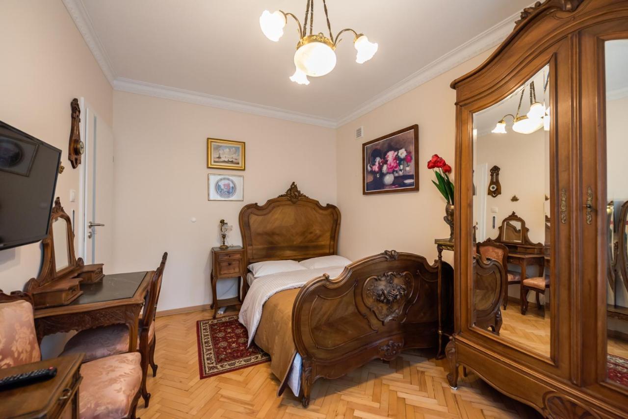 Downtown Antique Apartment Varšava Exteriér fotografie