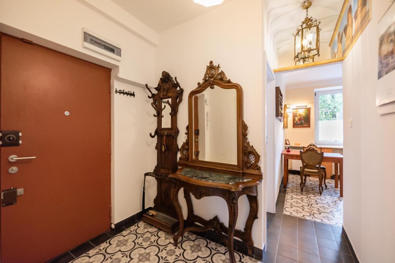 Downtown Antique Apartment Varšava Exteriér fotografie