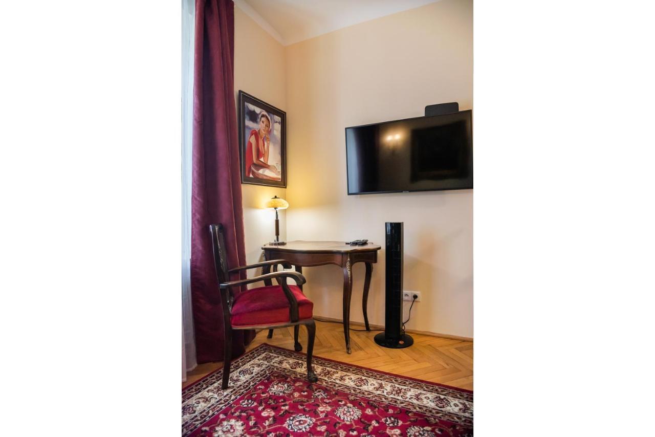 Downtown Antique Apartment Varšava Exteriér fotografie